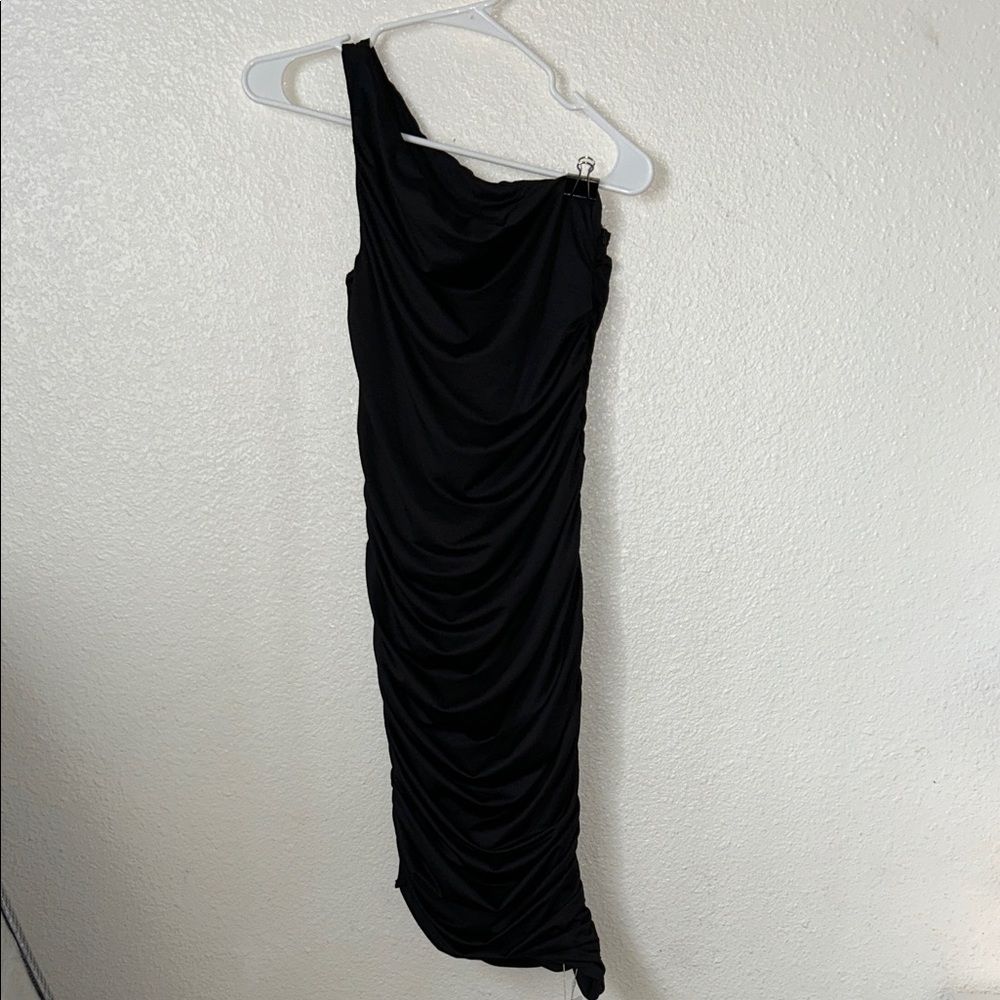 Chic One-Shoulder Black Dress